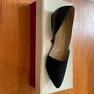 Black pointed toe flats